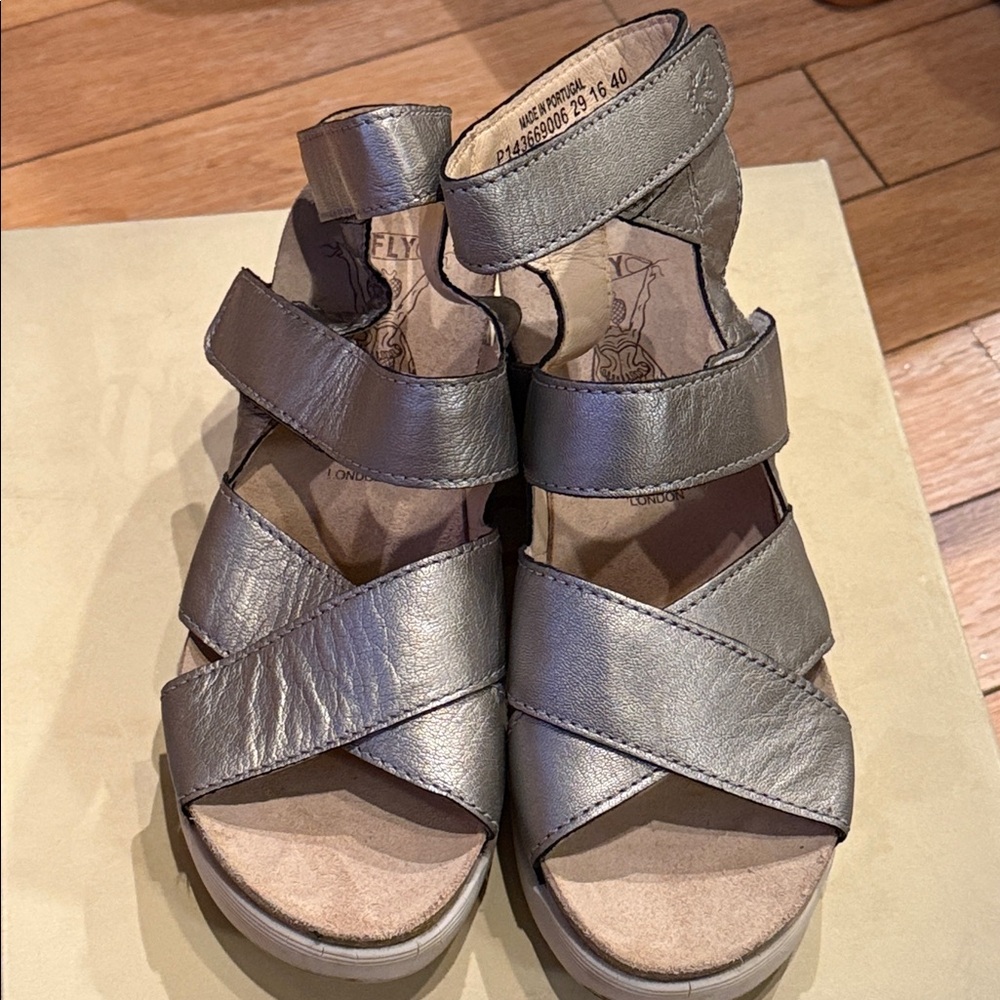 Fly London Women's Metallic Sandals